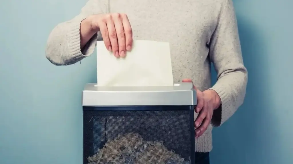 Never Throw These 10 Documents in the Trash – Here’s How to Protect Yourself from Fraud 2 documents-privacy