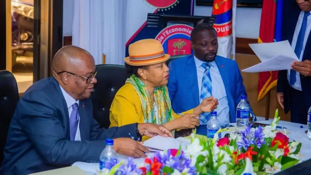 Budget 2025-2026 Haïti Prend des Mesures Cruciales pour Stimuler la Croissance Économique et Assurer la Stabilité Macroéconomique 1 Budget 2025-2026 Haïti Prend