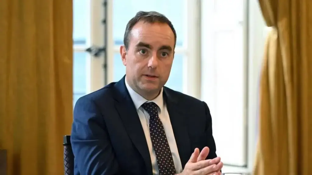 Fiscalité Des Grandes Fortunes : Lecornu Vise Les Holdings Mais Épargne Les Actifs Professionnels 1 Fiscalité Des Grandes Fortunes