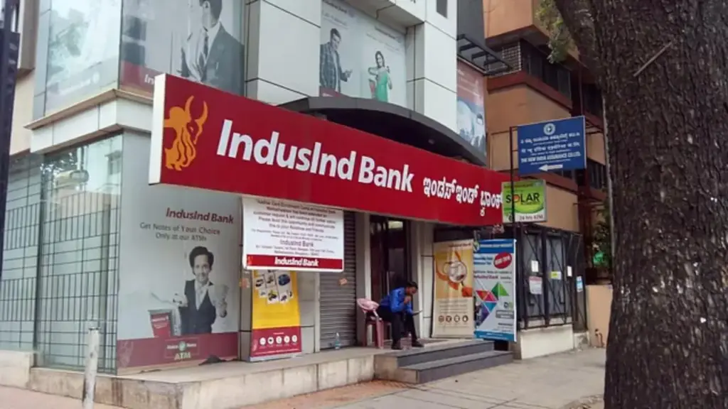 Le promoteur d'IndusInd Bank, IIHL Mauritius, acquiert 100 % des parts de Sterling Bank, Bahamas 1 Le promoteur d'IndusInd Bank