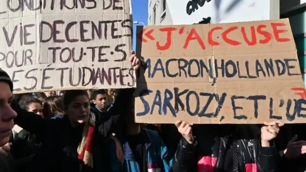 Suppression de l’APL pour les étudiants étrangers non-boursiers : ce que prévoit le budget 2026 1 Suppression de l’APL pour les étudiants étrangers non-boursiers